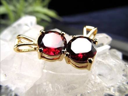 ペンダントトップ ペンダント アクセサリー 誕生石 ガーネット アルマンダイン