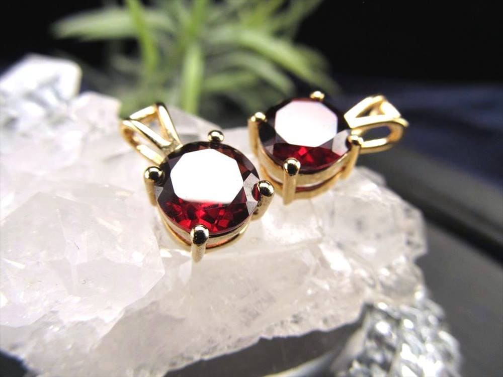 ペンダントトップ ペンダント アクセサリー 誕生石 ガーネット アルマンダイン
