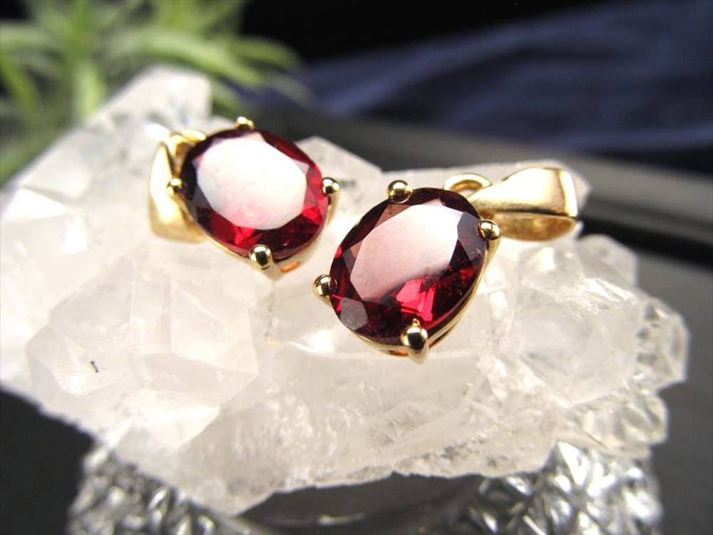 ペンダントトップ ペンダント アクセサリー 誕生石 ガーネット アルマンダイン