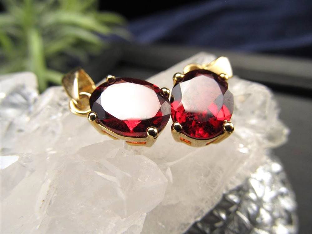 ペンダントトップ ペンダント アクセサリー 誕生石 ガーネット アルマンダイン