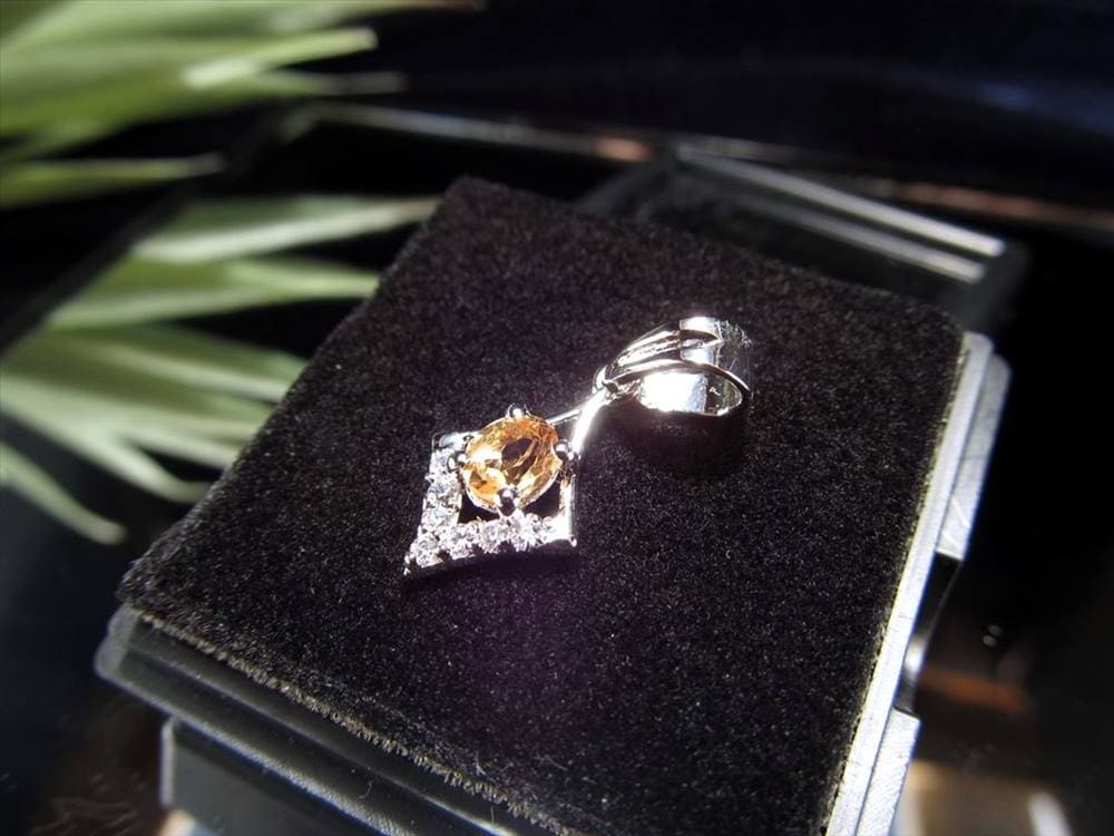 インペリアルトパーズ ペンダントトップ Silver925 トパーズ トパーズの王様