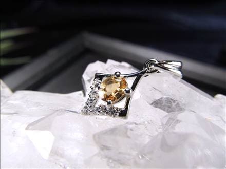 インペリアルトパーズ ペンダントトップ Silver925 トパーズ トパーズの王様