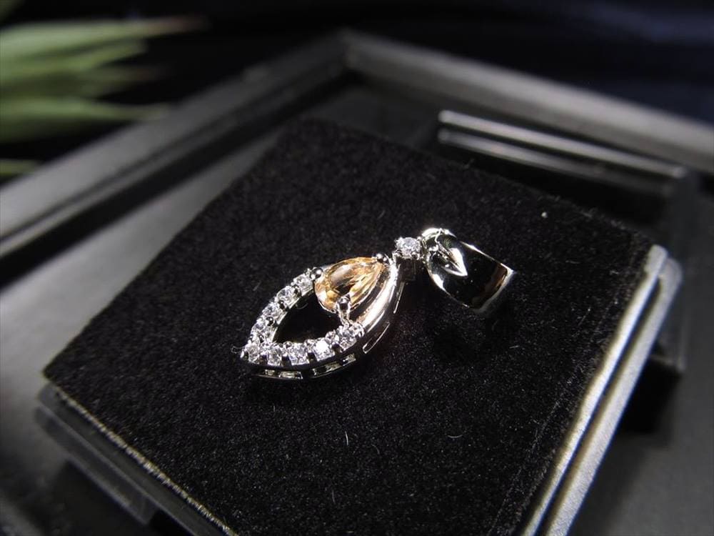 インペリアルトパーズ ペンダントトップ Silver925 トパーズ トパーズの王様