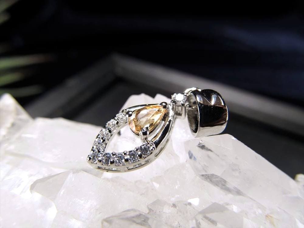 インペリアルトパーズ ペンダントトップ Silver925 トパーズ トパーズの王様