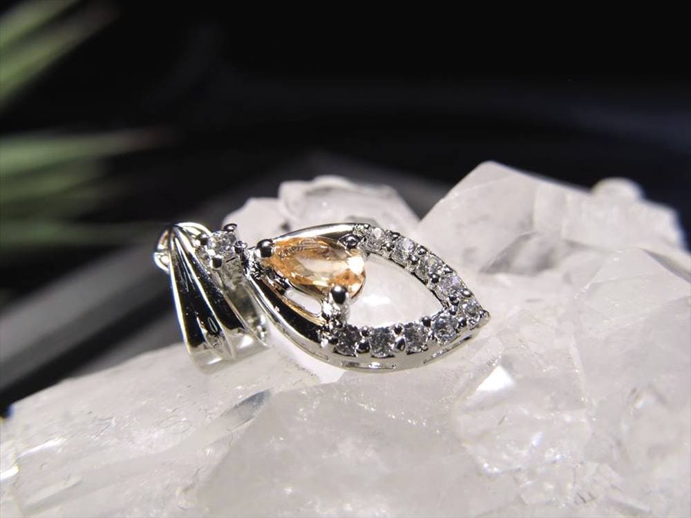 インペリアルトパーズ ペンダントトップ Silver925 トパーズ トパーズの王様