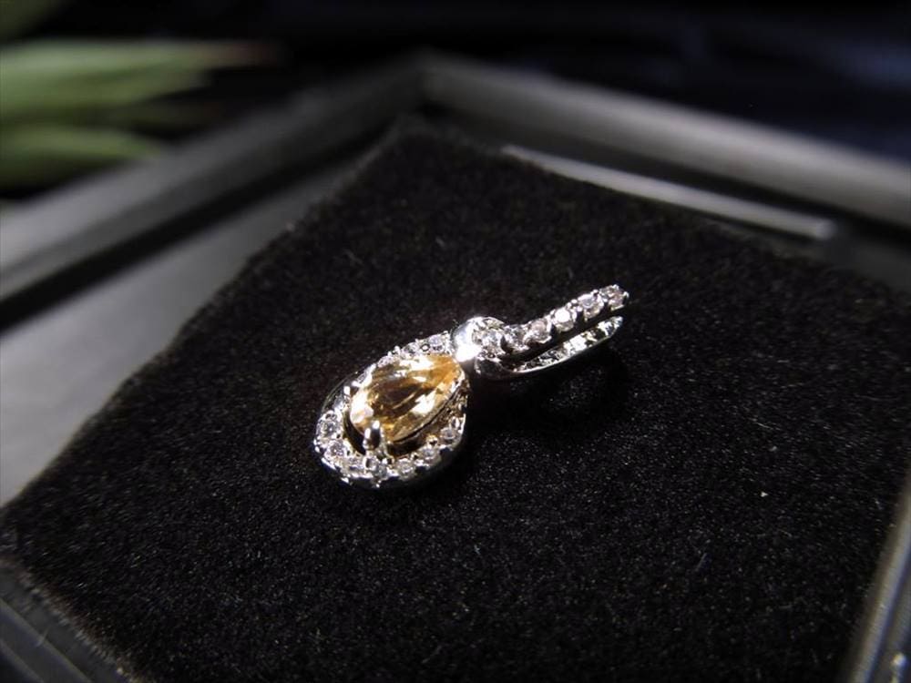 インペリアルトパーズ ペンダントトップ Silver925 トパーズ トパーズの王様