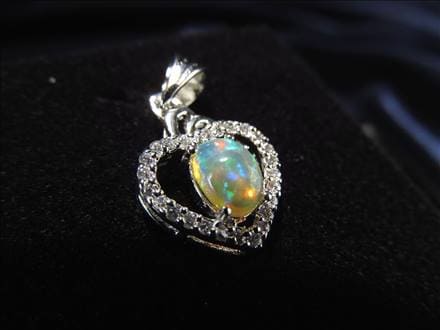プレシャスオパール ペンダントトップ Silver925 オパール 遊色効果