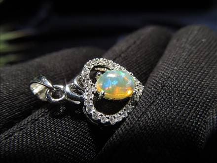 プレシャスオパール ペンダントトップ Silver925 オパール 遊色効果