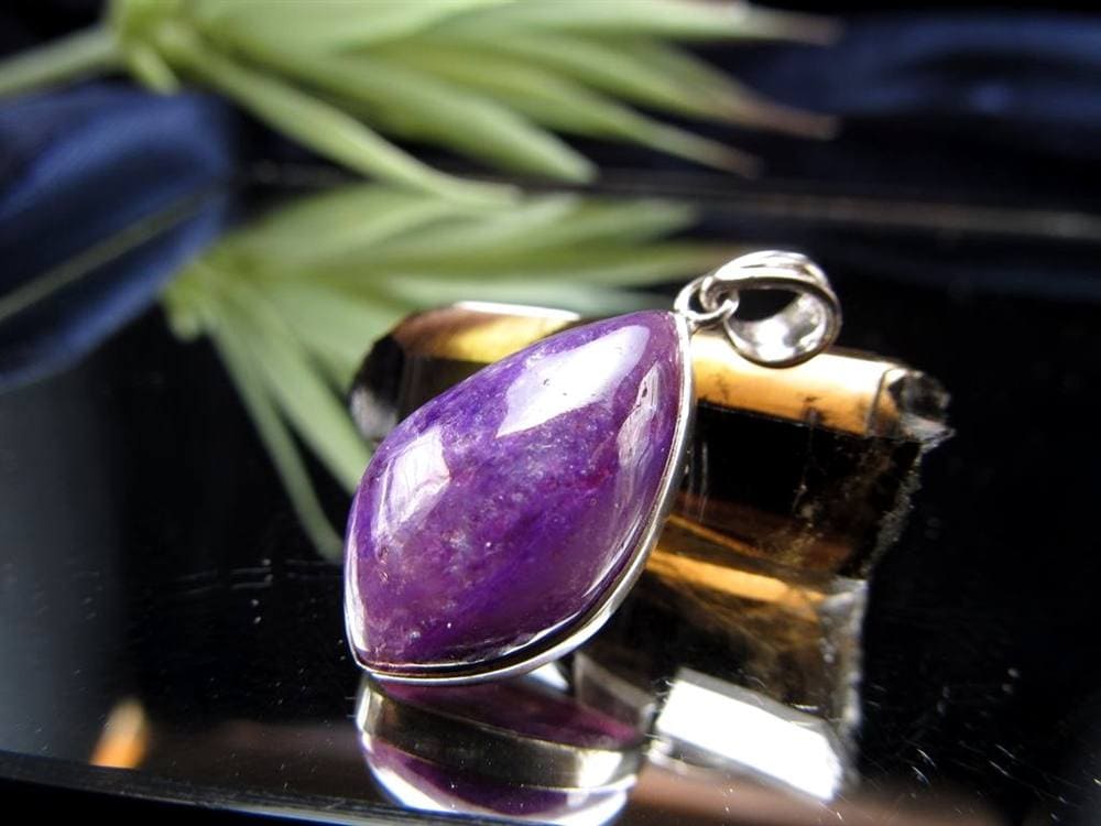 スギライト 杉石 ペンダントトップ 世界三大ヒーリングストーン Silver925