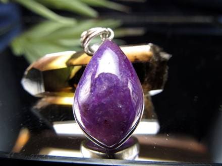 スギライト 杉石 ペンダントトップ 世界三大ヒーリングストーン Silver925