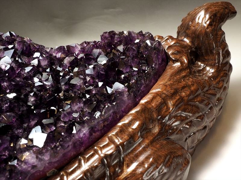 「アメジスト結晶 」インテリア置物 木製台座付き ☆迫力の巨大木彫り台座付きアメジストクラスター！☆激レア鰐