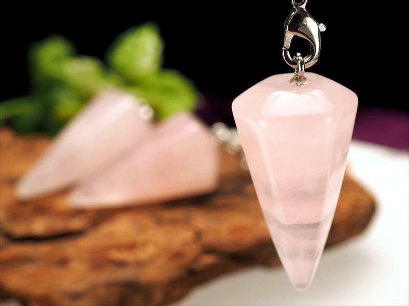 ◆激安！限定入荷！◆大人気スピリチュアルグッズ入荷！◆言わずと知れた大定番天然石◆ローズクォーツ　 6面カットペンデュラム◆縦約35-40mm◆【ブラジル産】