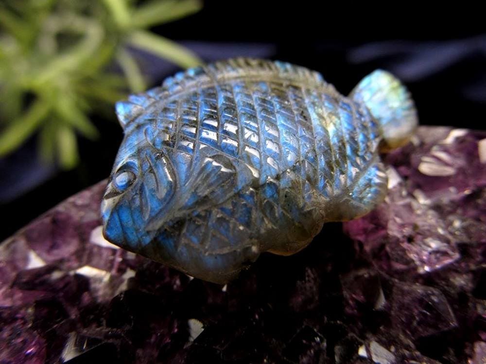 ディスカス 置物 ラブラドライト 熱帯魚の王様 彫刻