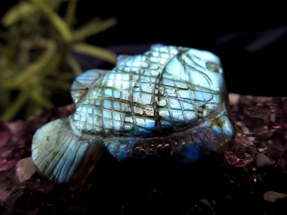 ディスカス 置物 ラブラドライト 熱帯魚の王様 彫刻