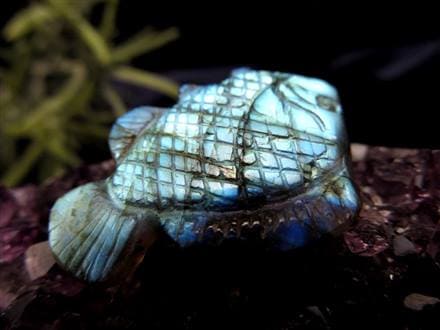 ディスカス 置物 ラブラドライト 熱帯魚の王様 彫刻