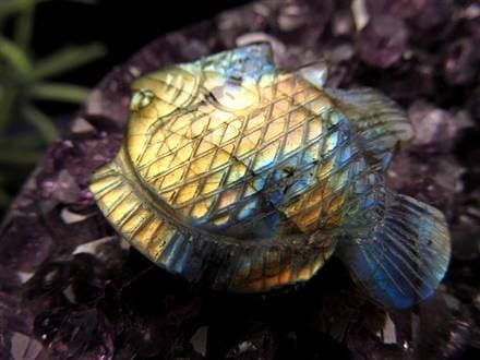 ディスカス 置物 ラブラドライト 熱帯魚の王様 彫刻