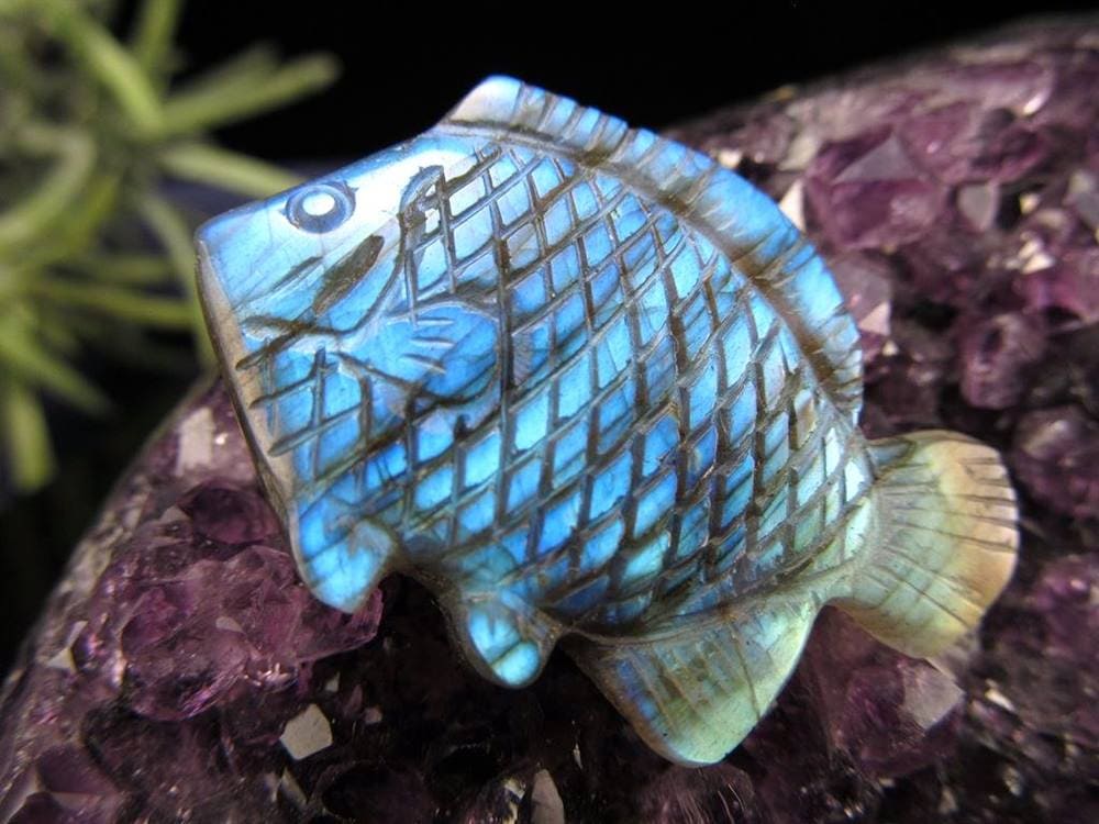 ディスカス 置物 ラブラドライト 熱帯魚の王様 彫刻