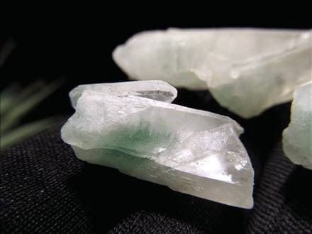 エメラルドグリーンファントム タンブル 握り石 詰め合わせ 磨き石