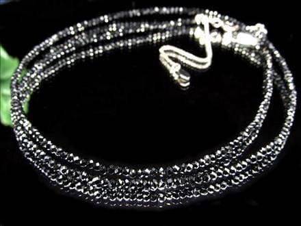 ボタンカット 8月の誕生石 ブラックスピネル 尖晶石 ネックレス