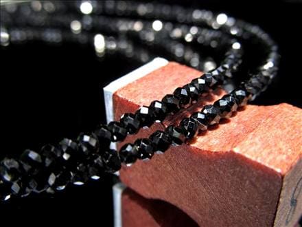 ボタンカット 8月の誕生石 ブラックスピネル 尖晶石 ネックレス