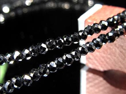 ボタンカット 8月の誕生石 ブラックスピネル 尖晶石 ネックレス