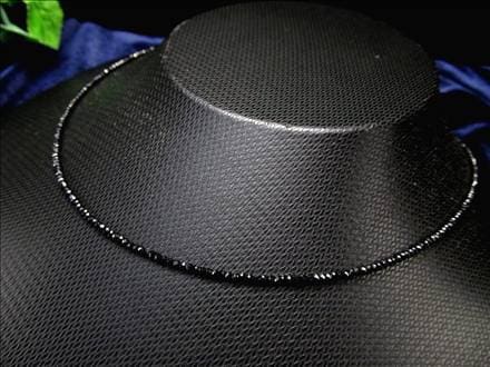 ボタンカット 8月の誕生石 ブラックスピネル 尖晶石 ネックレス