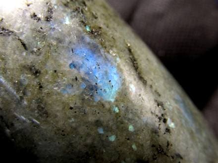 ラブラドライト 曹灰長石 勾玉 三種の神器