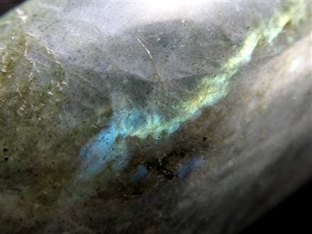 ラブラドライト 曹灰長石 勾玉 三種の神器