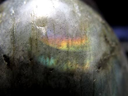 ラブラドライト 曹灰長石 勾玉 三種の神器