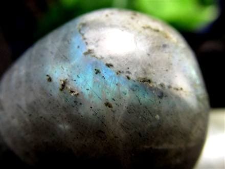 ラブラドライト 曹灰長石 勾玉 三種の神器