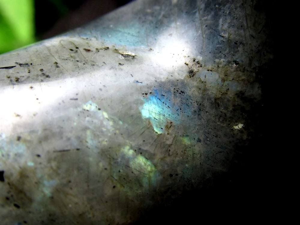 ラブラドライト 曹灰長石 勾玉 三種の神器