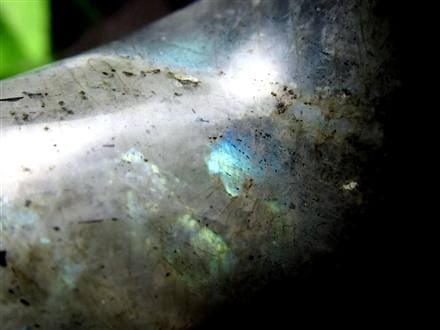 ラブラドライト 曹灰長石 勾玉 三種の神器