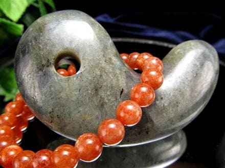 ラブラドライト 曹灰長石 勾玉 三種の神器