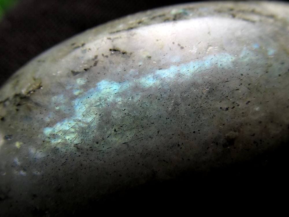 ラブラドライト 曹灰長石 勾玉 三種の神器