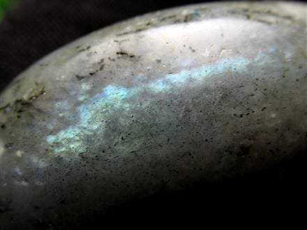 ラブラドライト 曹灰長石 勾玉 三種の神器