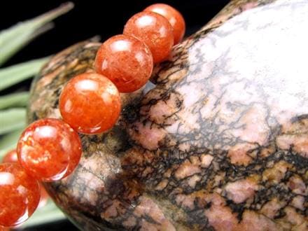 デンドリティック・ロードナイト 薔薇輝石 勾玉 天然石