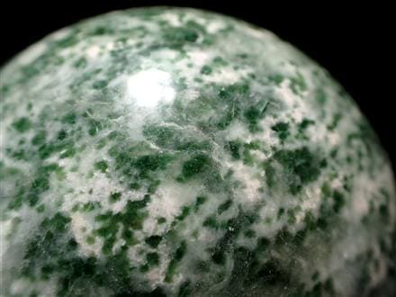 ソーシュライト 中国翡翠 ゾイサイド 丸玉 エピドート スフィア