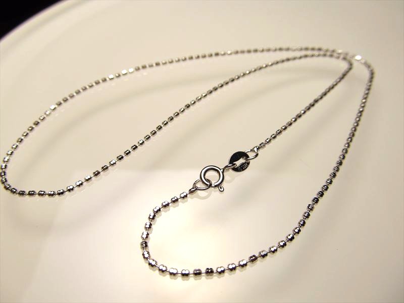 カットフットボールチェーン