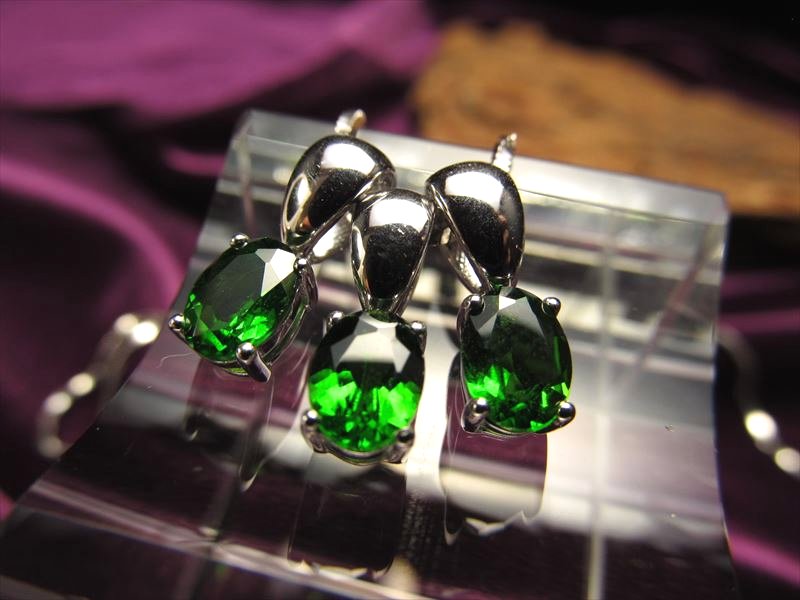 ◇宝石質◇5A◇極上濃厚グリーン◇ロシア産◇クロムダイオプサイト