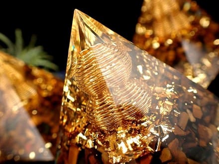 オルゴナイト ピラミッド タイガーアイ