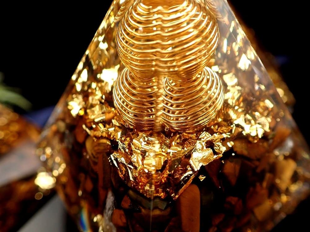 オルゴナイト ピラミッド タイガーアイ