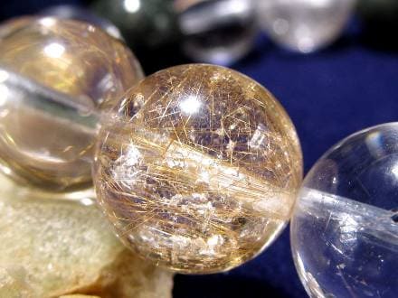 マニハール クォーツ ブレスレット ビーズ石 ヒマラヤ山脈 水晶 ゴールドルチル ガーデン水晶 クローライト