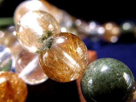 マニハール クォーツ ブレスレット ビーズ石 ヒマラヤ山脈 水晶 ゴールドルチル ガーデン水晶 クローライト