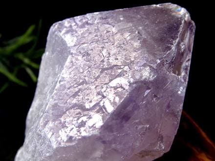 アメジスト 紫水晶 イリデッセンス 天然石 トライゴーニック