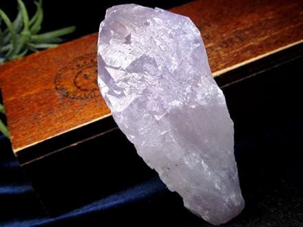 アメジスト 紫水晶 イリデッセンス 天然石 トライゴーニック