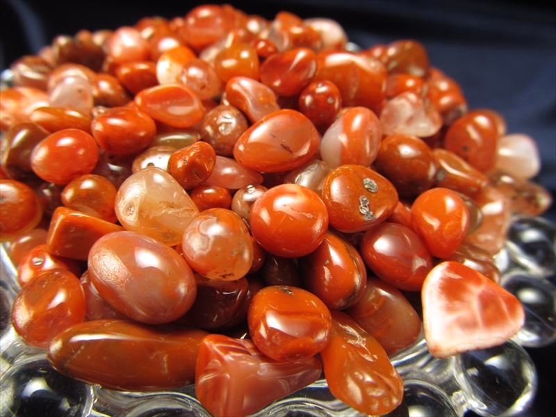 ★特別ご提供★未来を創造するお守り石♡【カーネリアン『紅玉髄』さざれ】❤️ 楽天市場】さざれ石 カーネリアン（紅玉髄） 100g 鉱物 鉱石 原石