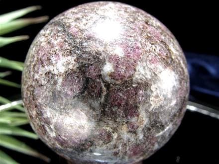 スピネルイングラナイト 尖晶石入り花崗岩 丸玉 置物 インド産