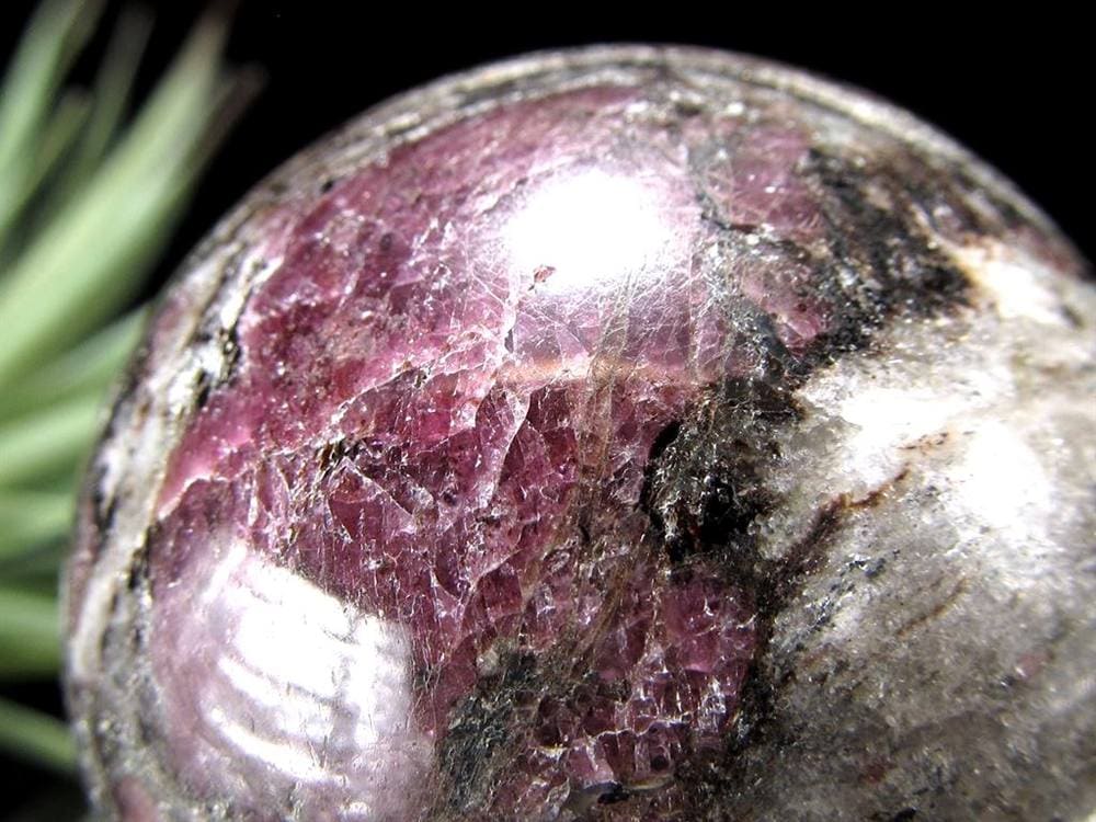 スピネルイングラナイト 尖晶石入り花崗岩 丸玉 置物 インド産