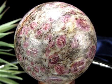 スピネルイングラナイト 尖晶石入り花崗岩 丸玉 置物 インド産