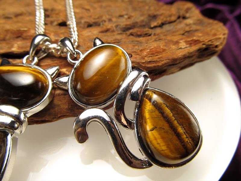 ☆お買い得価格！☆可愛らしいキャット型☆デザインペンダントトップ